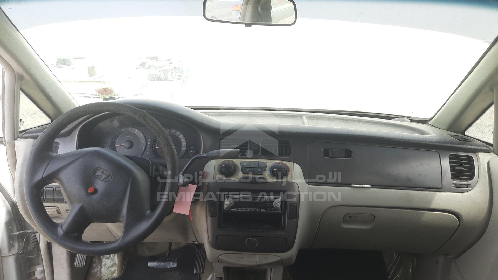 2006 HYUNDAI TRAJET VIN: KMHMG81CX6U277143