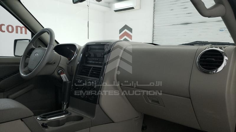 VIN: 1FMEU73E87UA45518 Auction: EmiratesAuction Lot: 405931 VIN: 1FMEU73E87UA45518 Ford Explorer 2007 SILVER Photo 25
