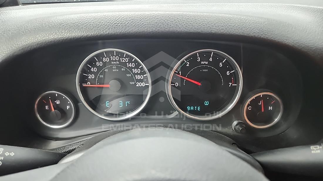 2014 Jeep Wrangler — Speedometer & RPM Gauges — Photo 14