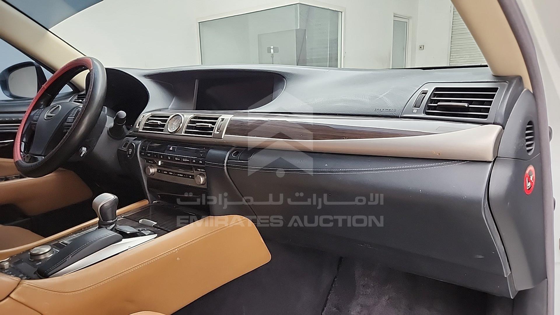 2014 LEXUS LS 460 L VIN: JTHGL46F8E5050906