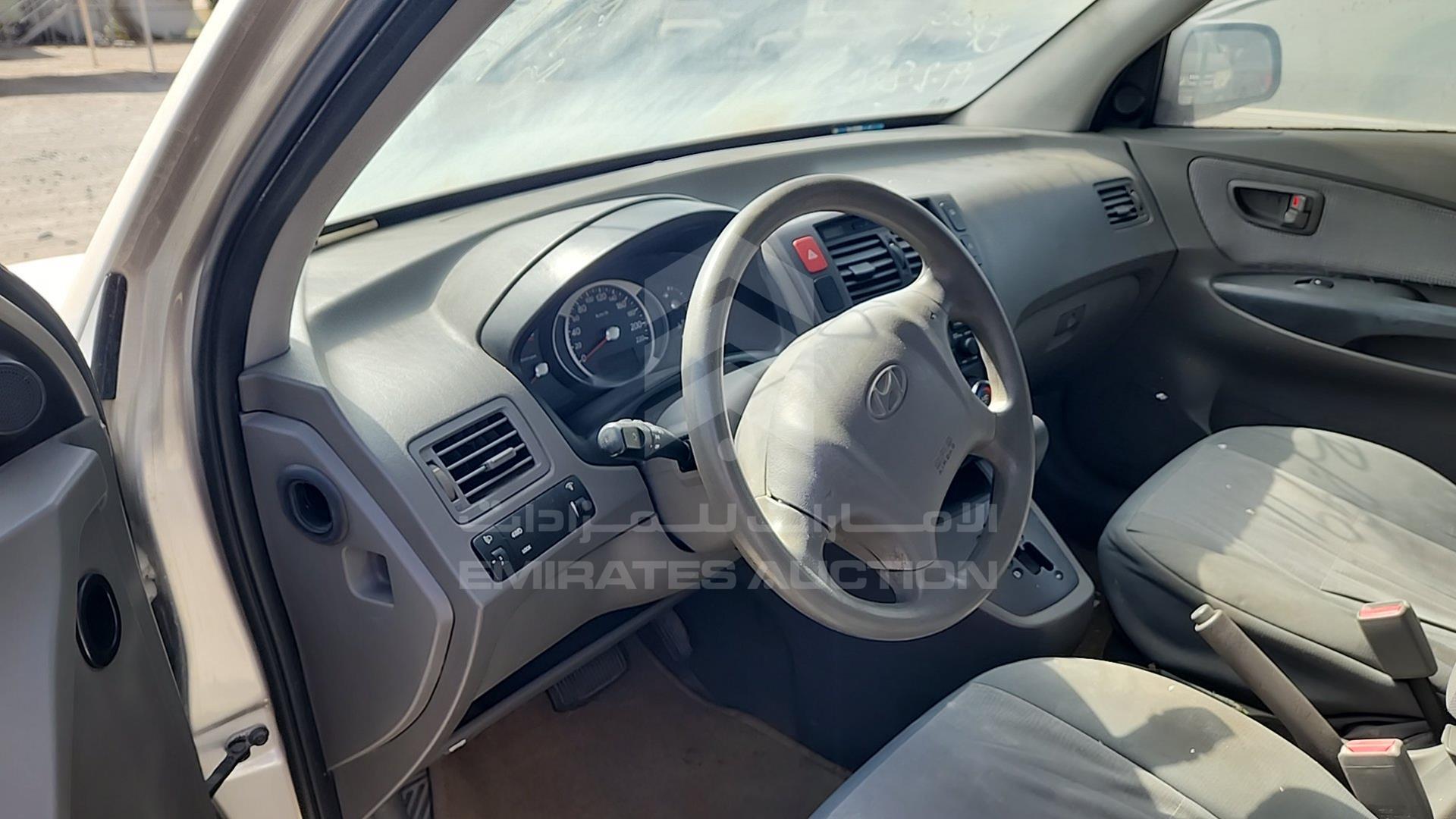 2008 HYUNDAI TUCSON VIN: KMHJM81B88U874779