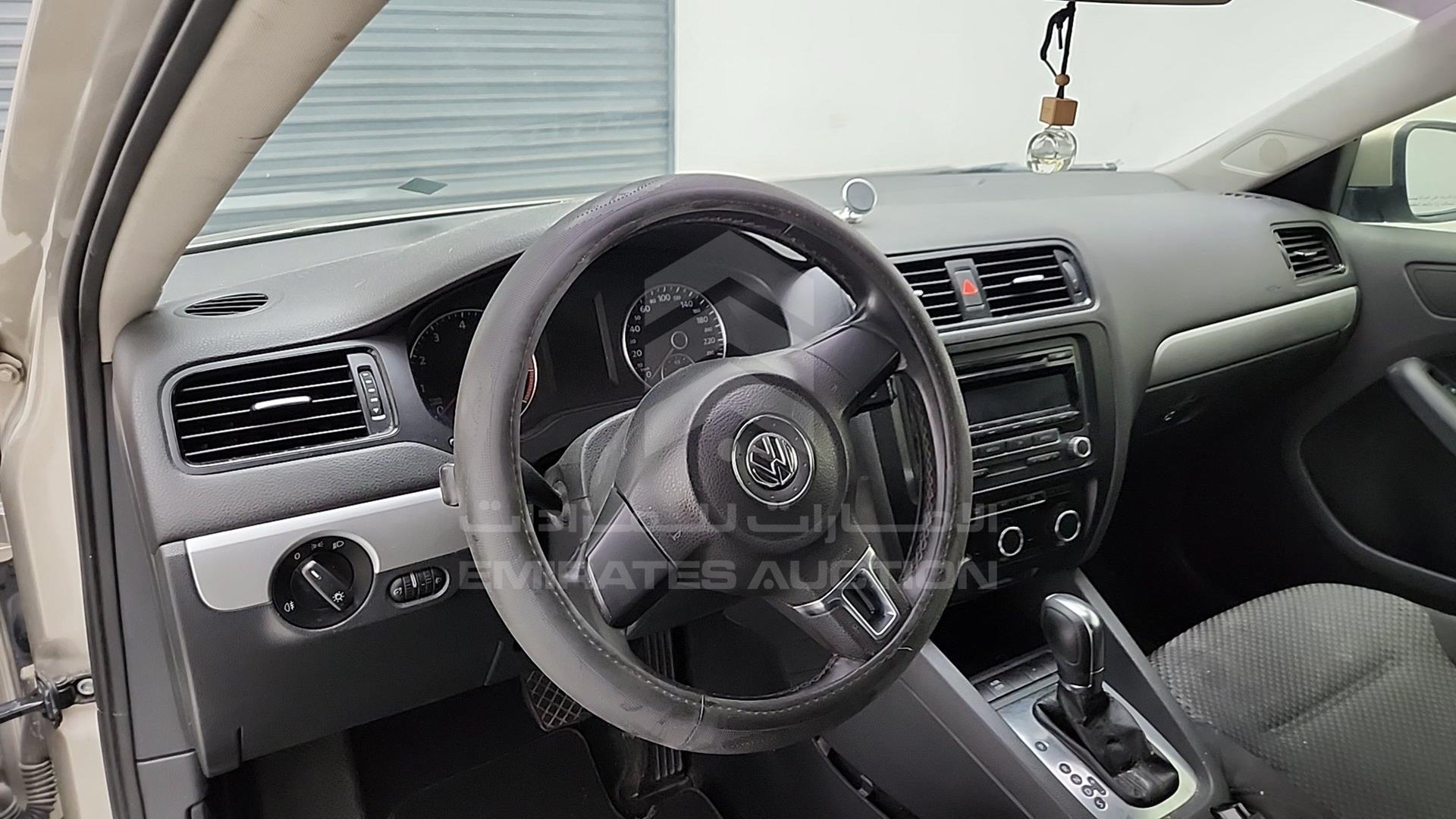 2014 VOLKSWAGEN JETTA VIN: WVWRV1AJ4EM215497