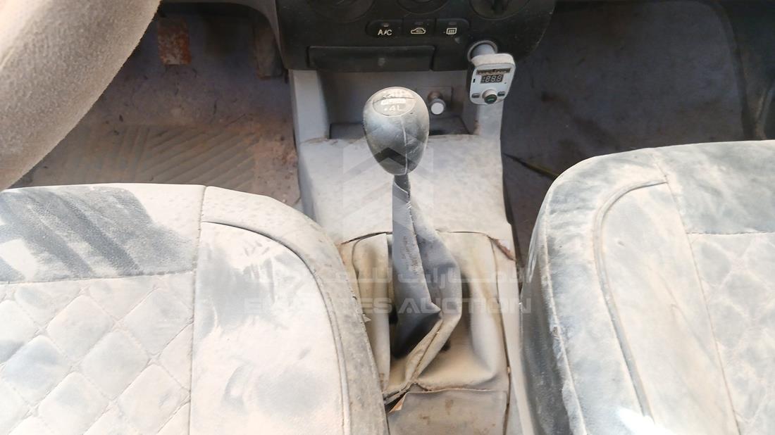2005 Kia Rio — Gear View — Photo 17