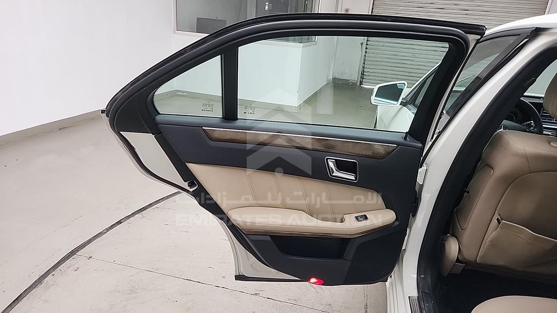مرسيدس E 350 2010 — الباب الخلفي الأيسر — صورة 24