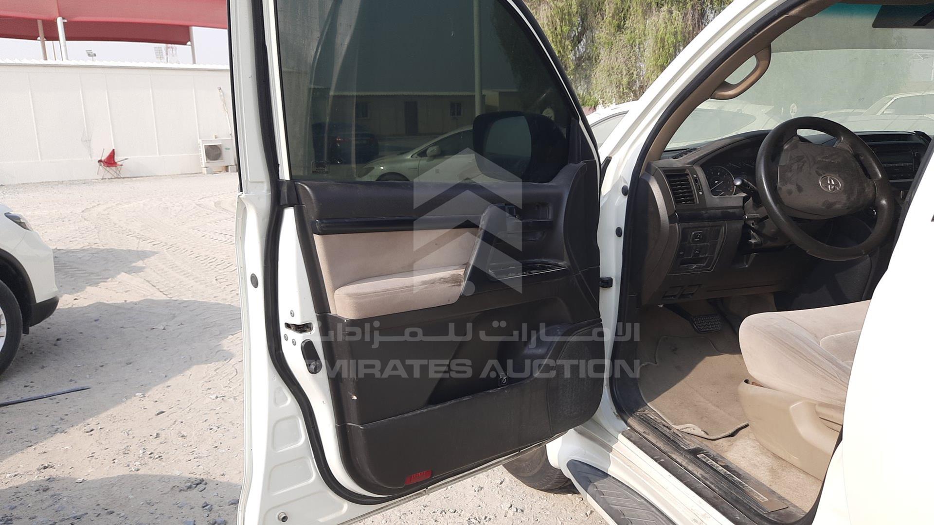 2008 TOYOTA LAND CRUISER VIN: JTMHU09J385007509