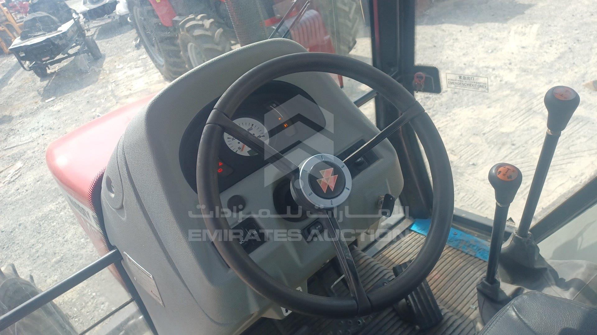 2018 MASSEY FERGUSON --- VIN: AGCM1204AF5231007
