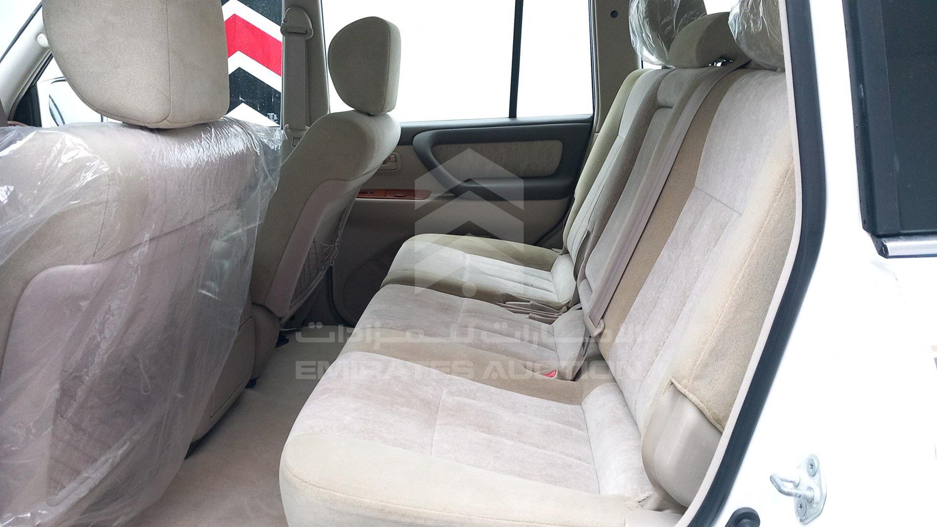 2004 TOYOTA LAND CRUISER VIN: JTEHT05J442060123