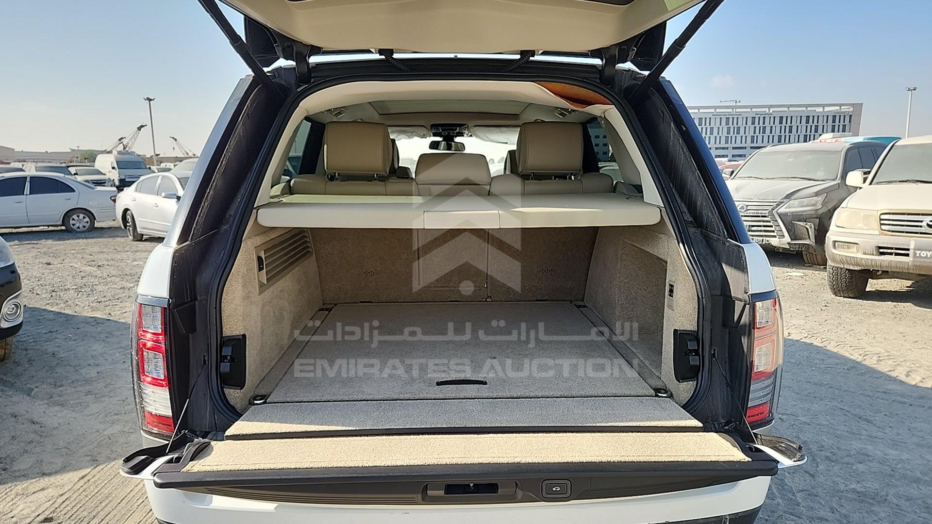 2015 RANGE ROVER VOGUE VIN: SALGA2EF8FA203086