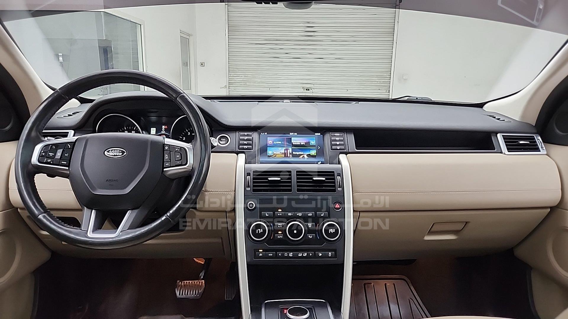 2017 LAND ROVER DISCOVERY VIN: SALCR2BG8HH661807