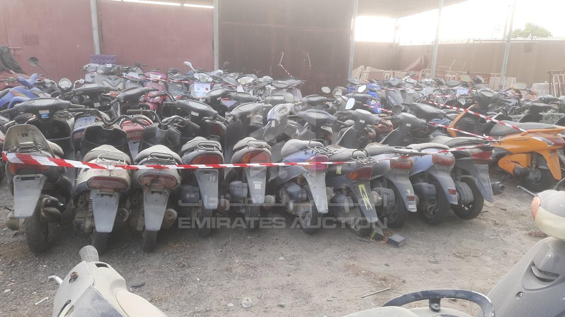 20 Scooter - Scrap without document — Rear View — Photo 9