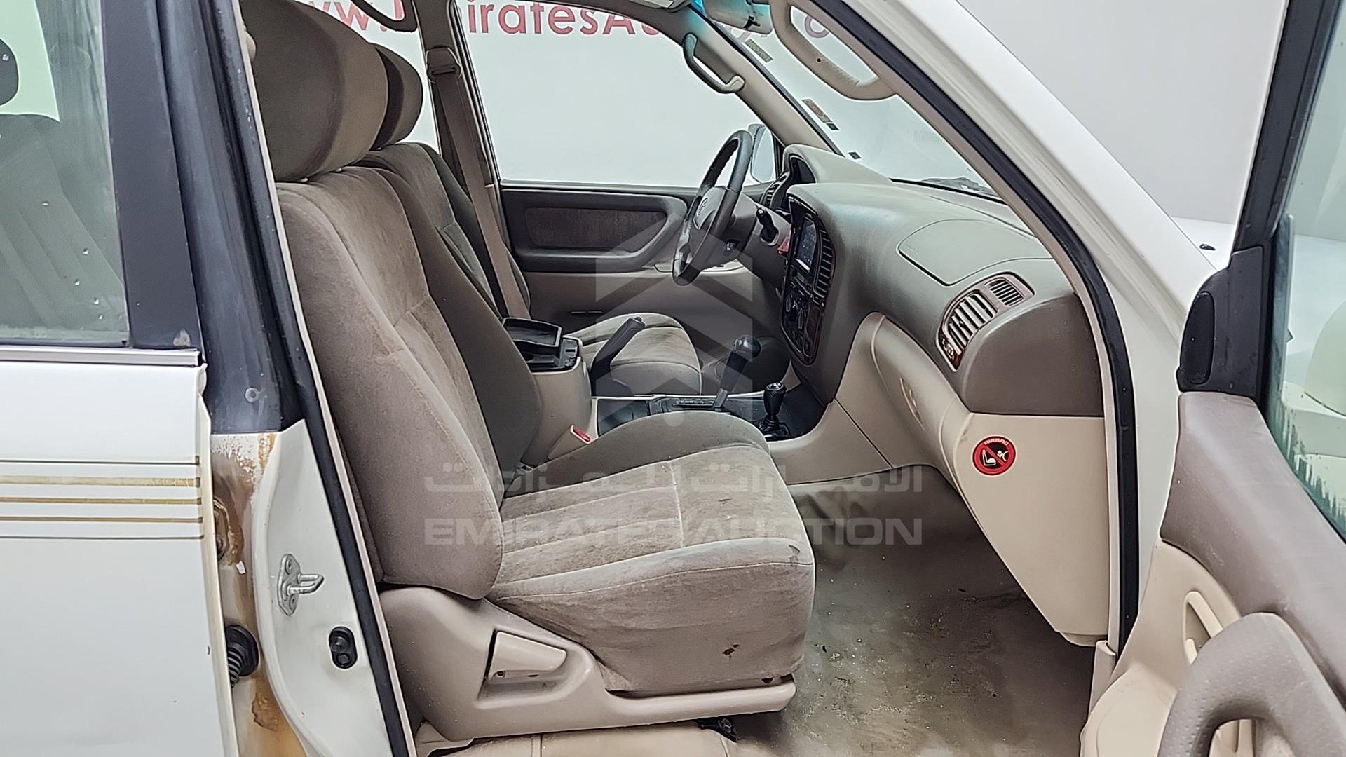 2000 TOYOTA LAND CRUISER VIN: JT3HT05J0Y0081156