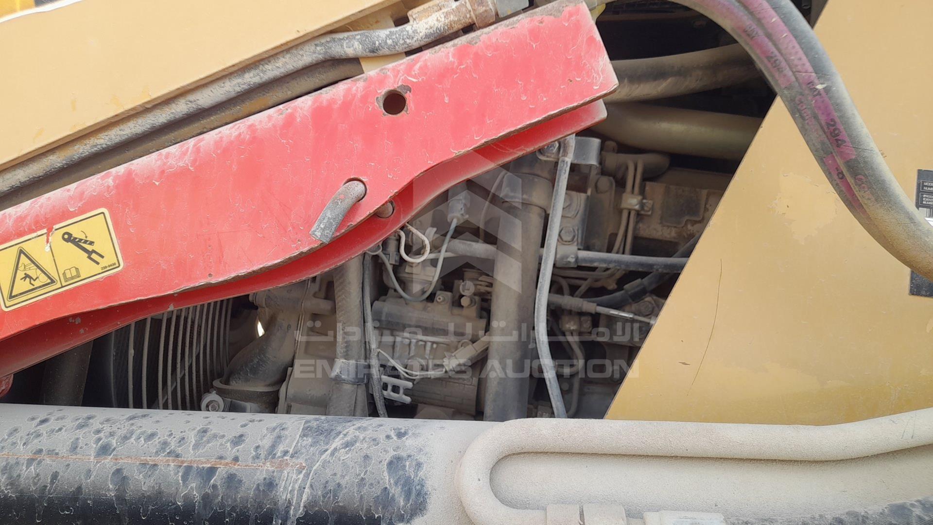 2015 CATERPILLAR 422F VIN: CAT0422FALYF00157