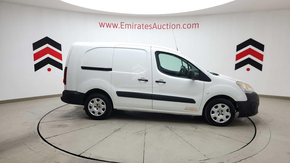 2019 Peugeot Partner — Right Full View — Photo 34