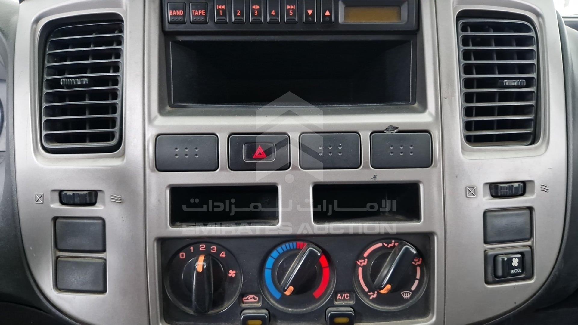 2010 NISSAN URVAN VIN: JN6AE54SXAX020664