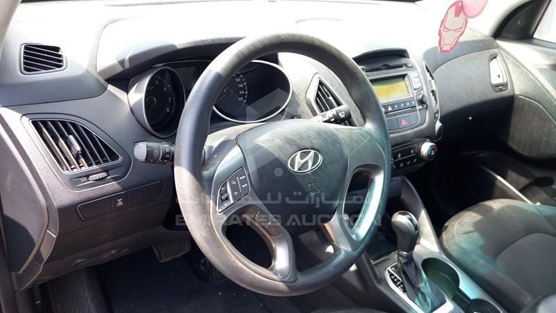 KMHJT81C4EU851006 Auction: EmiratesAuction Lot: 408515 KMHJT81C4EU851006 Hyundai Tucson 2014 BLUE Photo 12