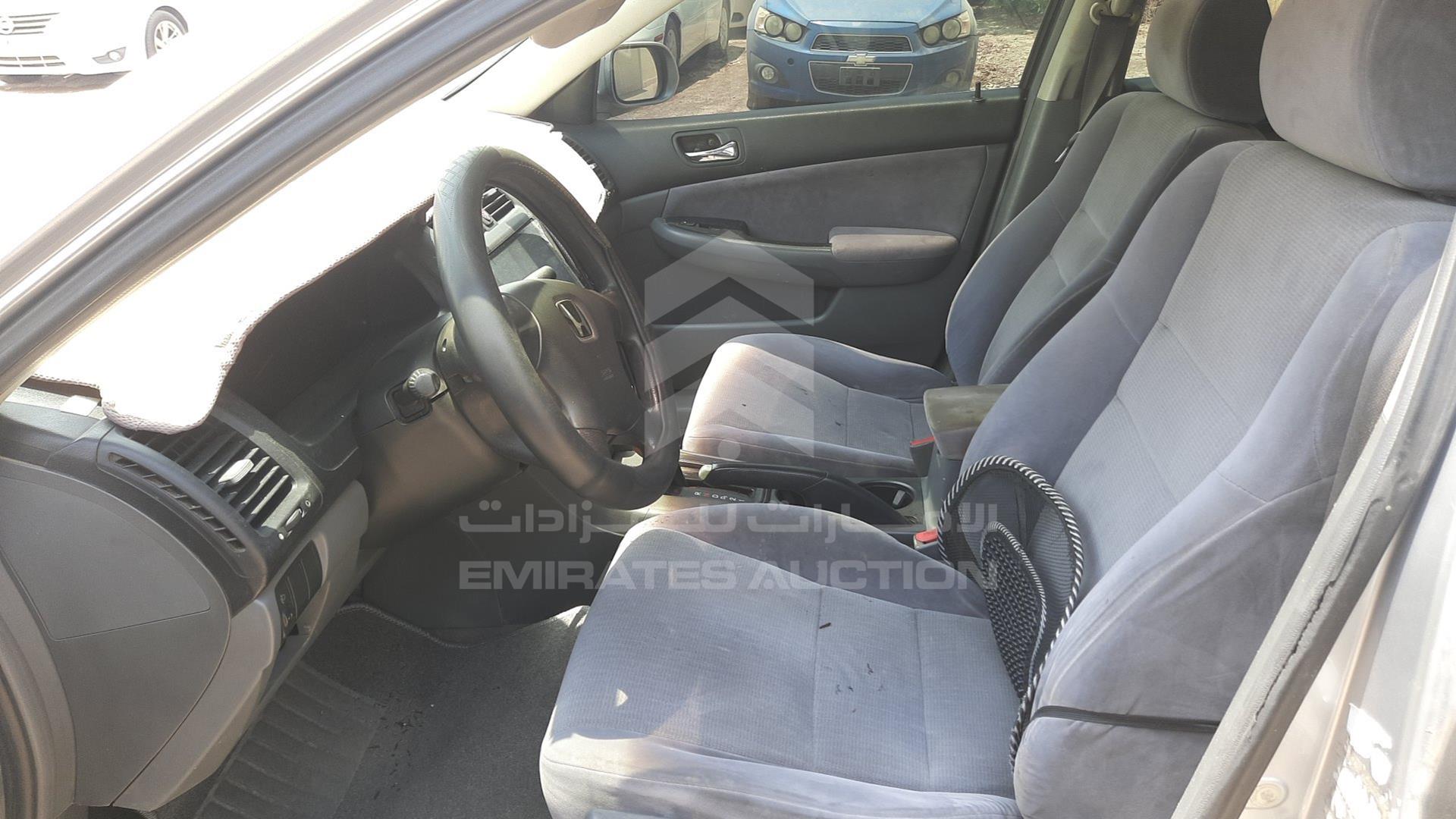 2005 HONDA ACCORD VIN: JHMCM56505C413851