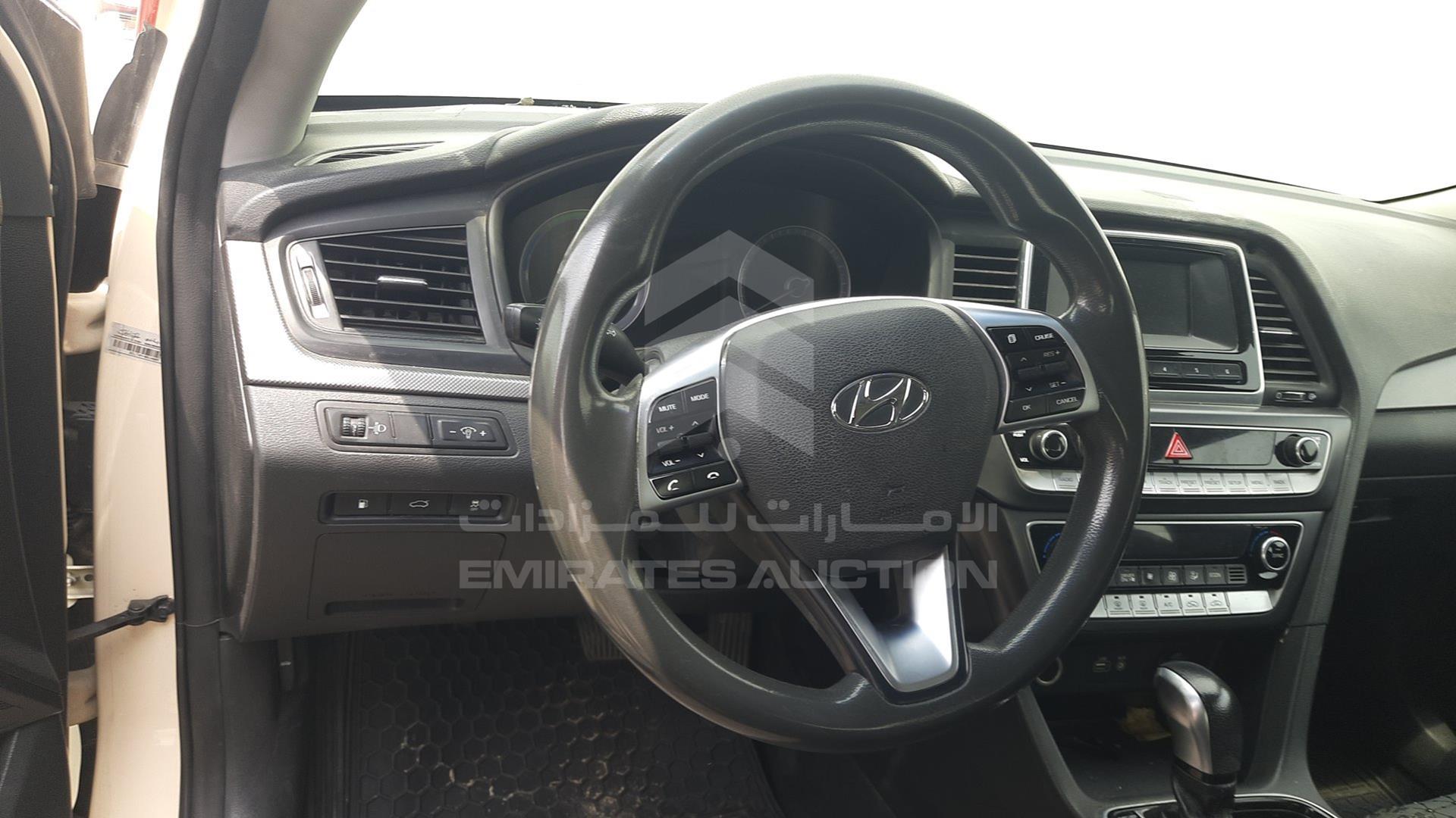 2019 HYUNDAI SONATA VIN: KMHE24135KA092960