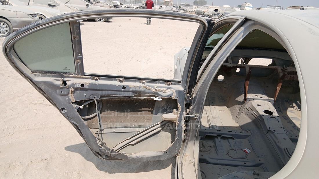 بي ام دبليو 325 2004 — الباب الخلفي الأيسر — صورة 18