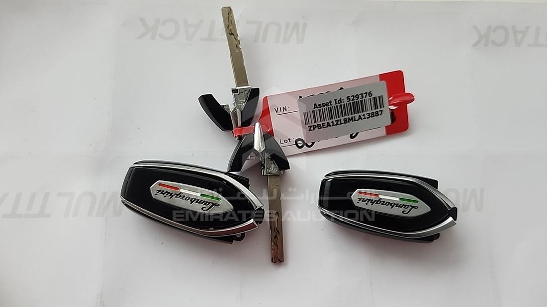 2021 Lamborghini Urus — Keys — Photo 6