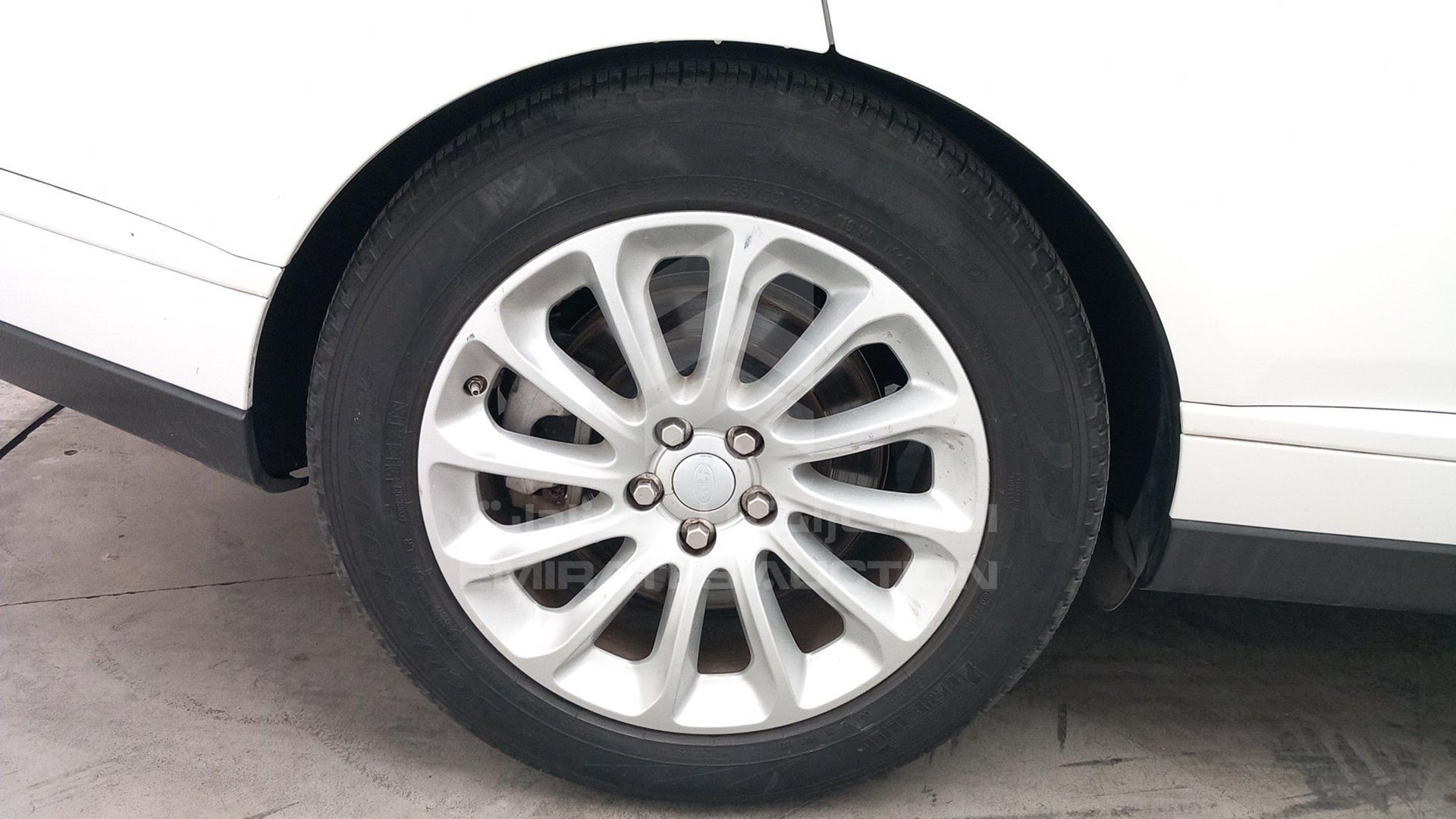2018 RANGE ROVER HSE VIN: SALGA2BVXJA395227