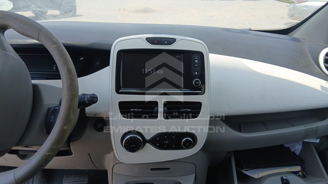 2019 Renault Zoe — Entertainment Systems & Camera Monitor & Navigation — Photo 16