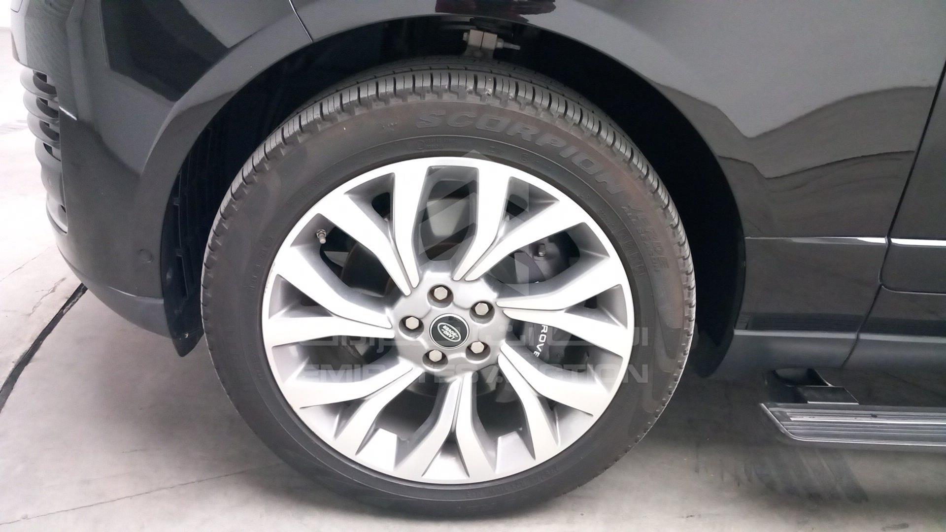 2018 RANGE ROVER VOGUE VIN: SALGA2BE5JA502586