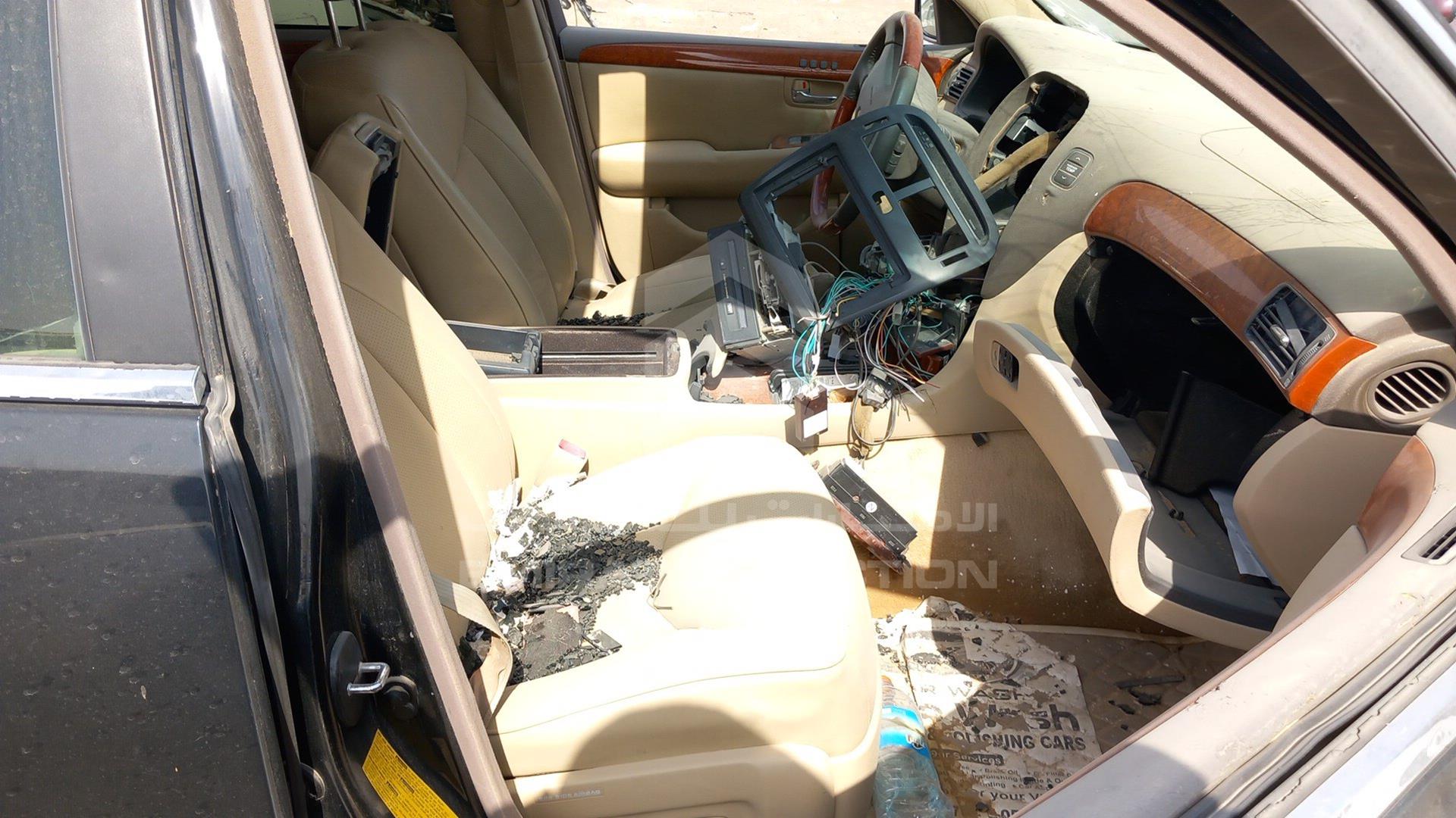 2005 LEXUS LS 430 VIN: JTHBN36F755023033