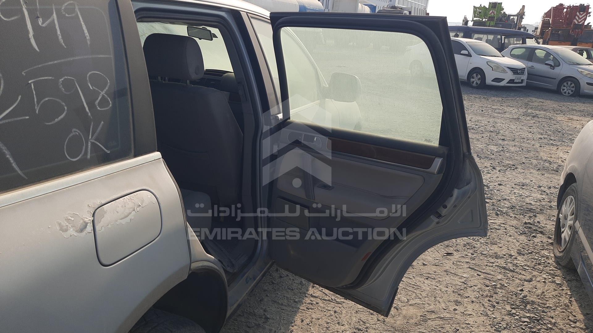2005 VOLKSWAGEN TOUAREG VIN: WVGHRP7L25D033952