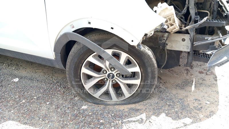 U5YPB81A5FL528920 Auction: EmiratesAuction Lot: 404941 U5YPB81A5FL528920 Kia Sportage 2015 WHITE Photo 31