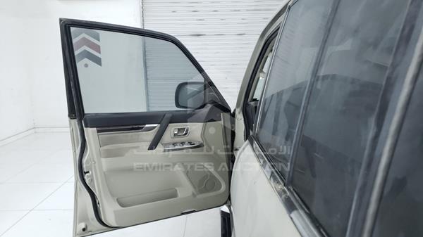 JMYLYV95WGJ723421 Mitsubishi Pajero