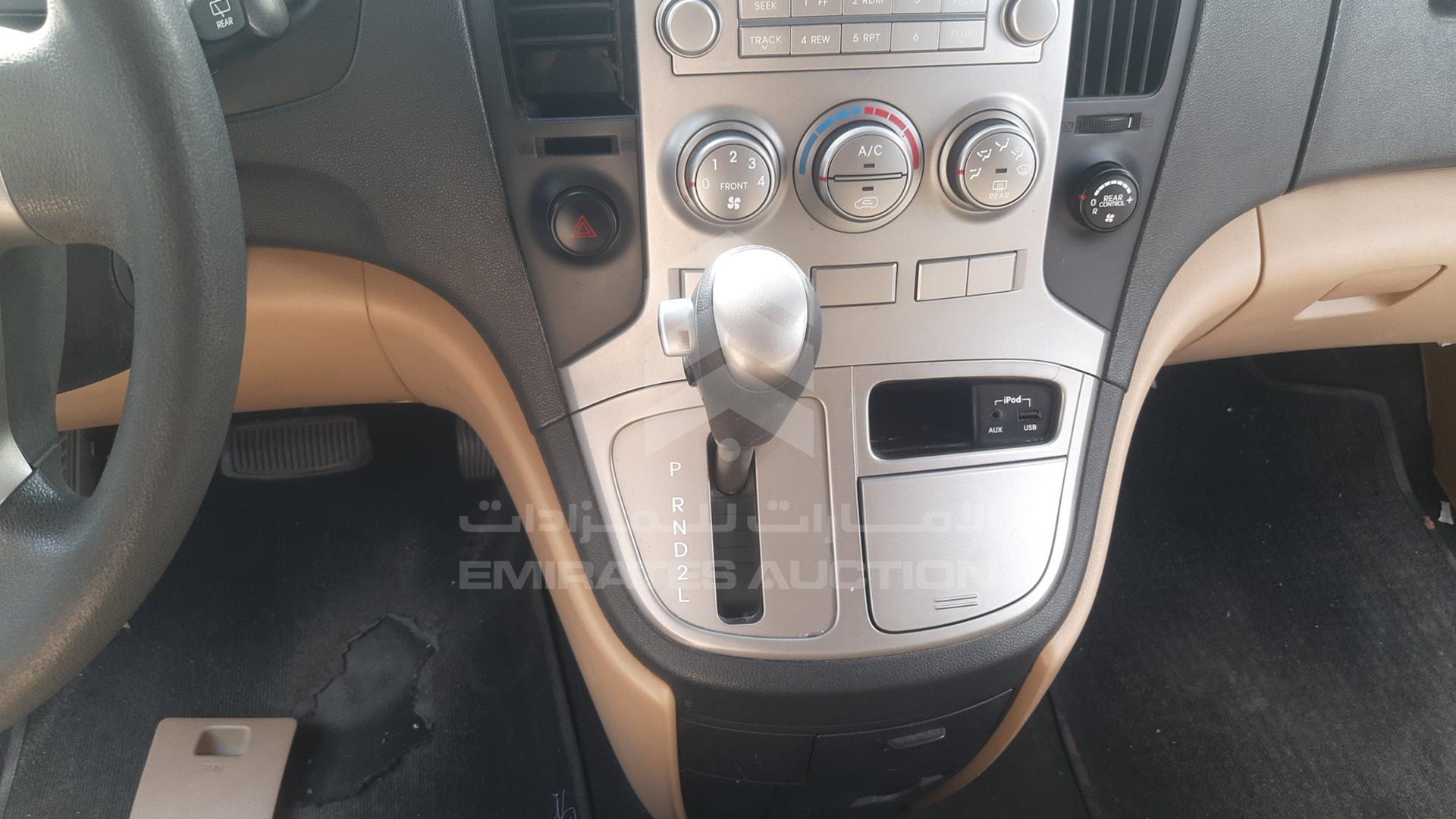2016 HYUNDAI H1 VIN: KMJWA37R8GU761238