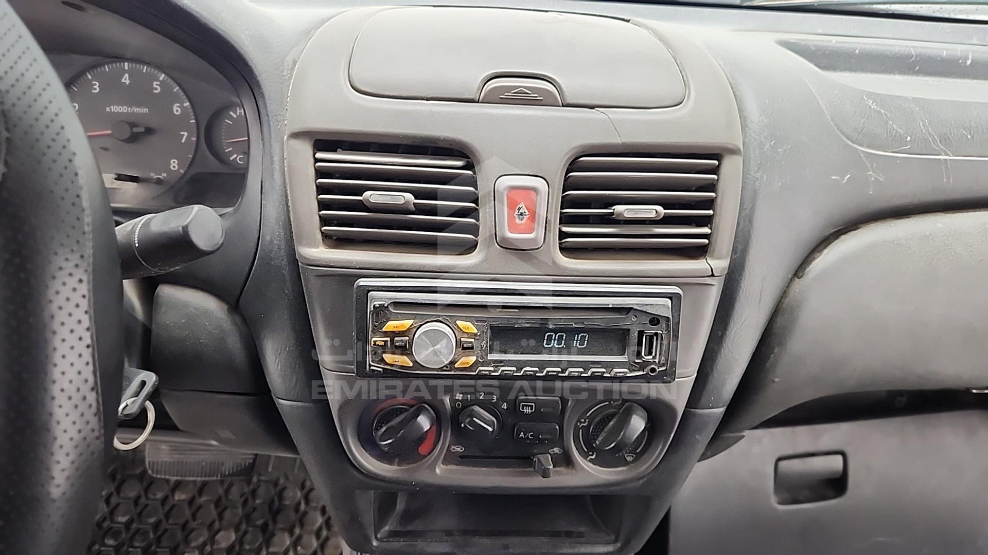 2004 NISSAN SUNNY VIN: JN1FN61C84W054532
