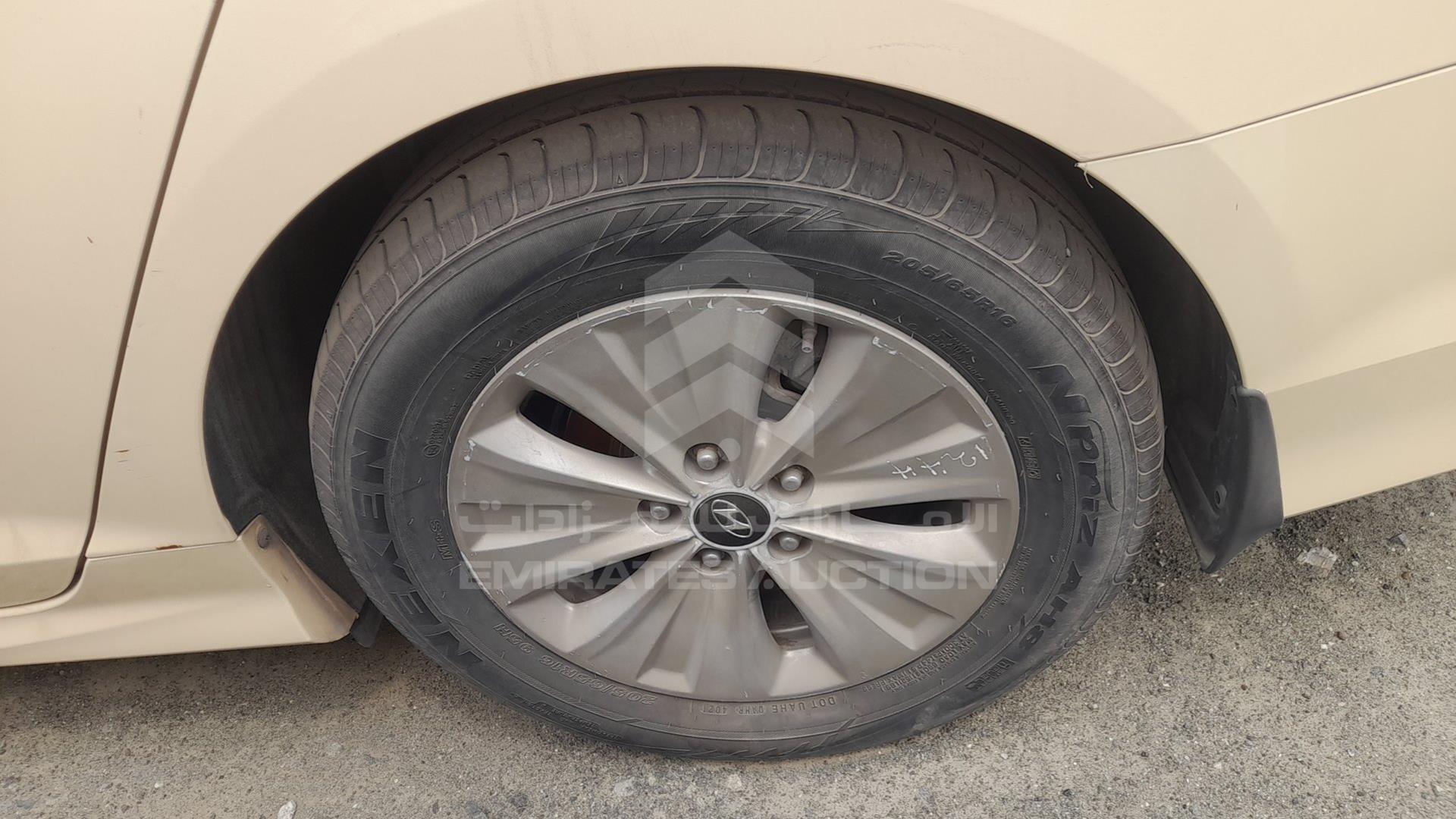 2018 HYUNDAI SONATA VIN: KMHE24135JA081987