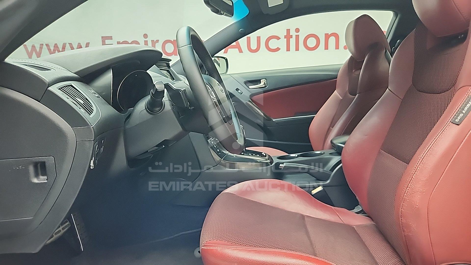 2015 HYUNDAI GENESIS VIN: KMHHU61H5FU116239