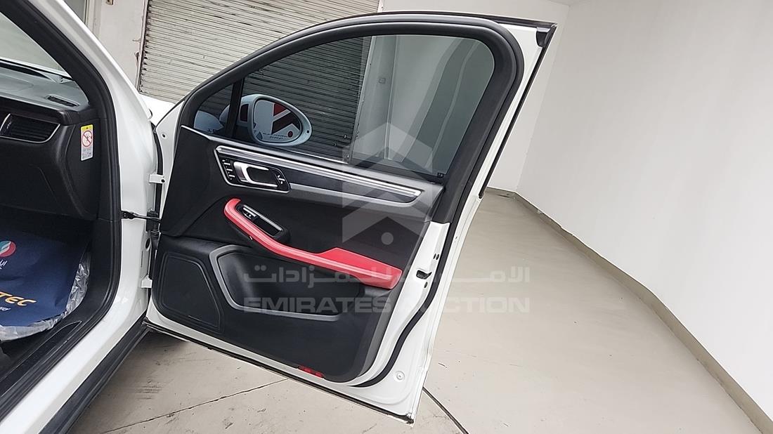 2017 Porsche Macan — Front Right Door — Photo 31