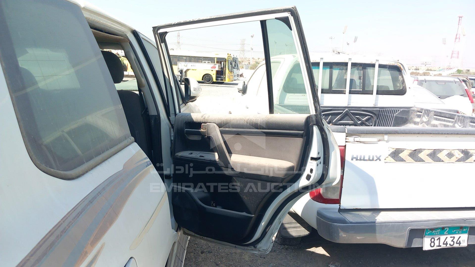 2009 TOYOTA LAND CRUISER VIN: JTMDU09J494018850