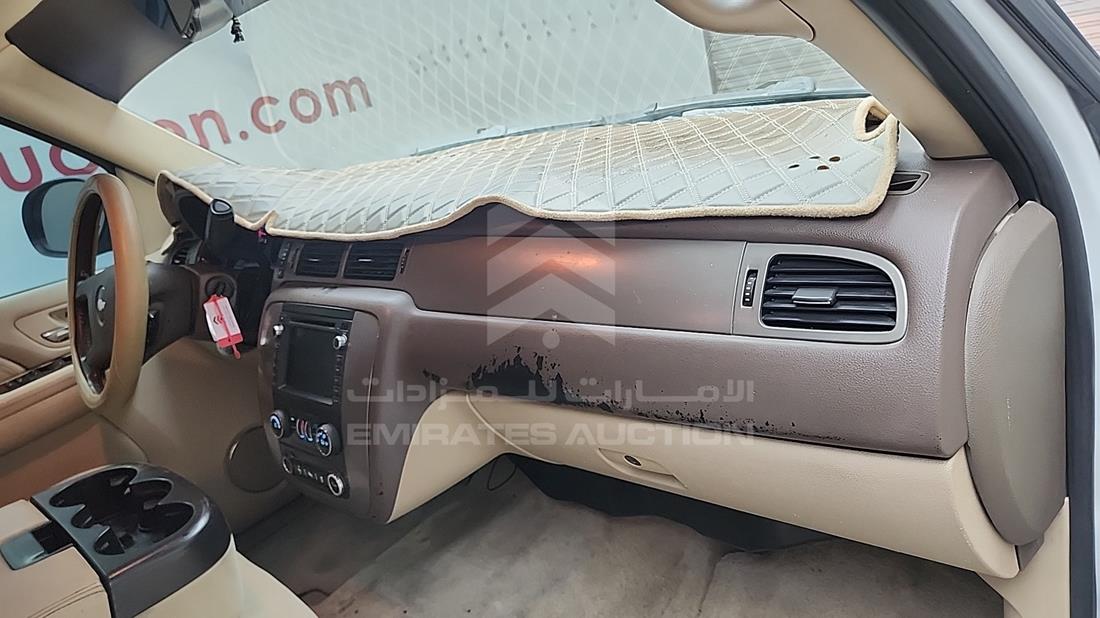 شيفروليه تاهو 2012 — زاوية واجهة الراكب الأمامي الأيمن — صورة 28