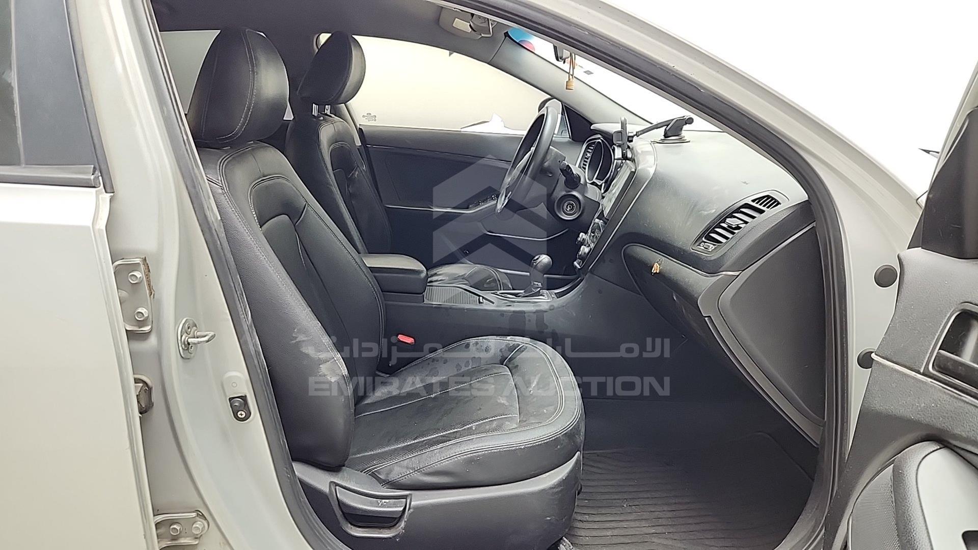 2011 KIA K5 VIN: KNAGN415BBA150063