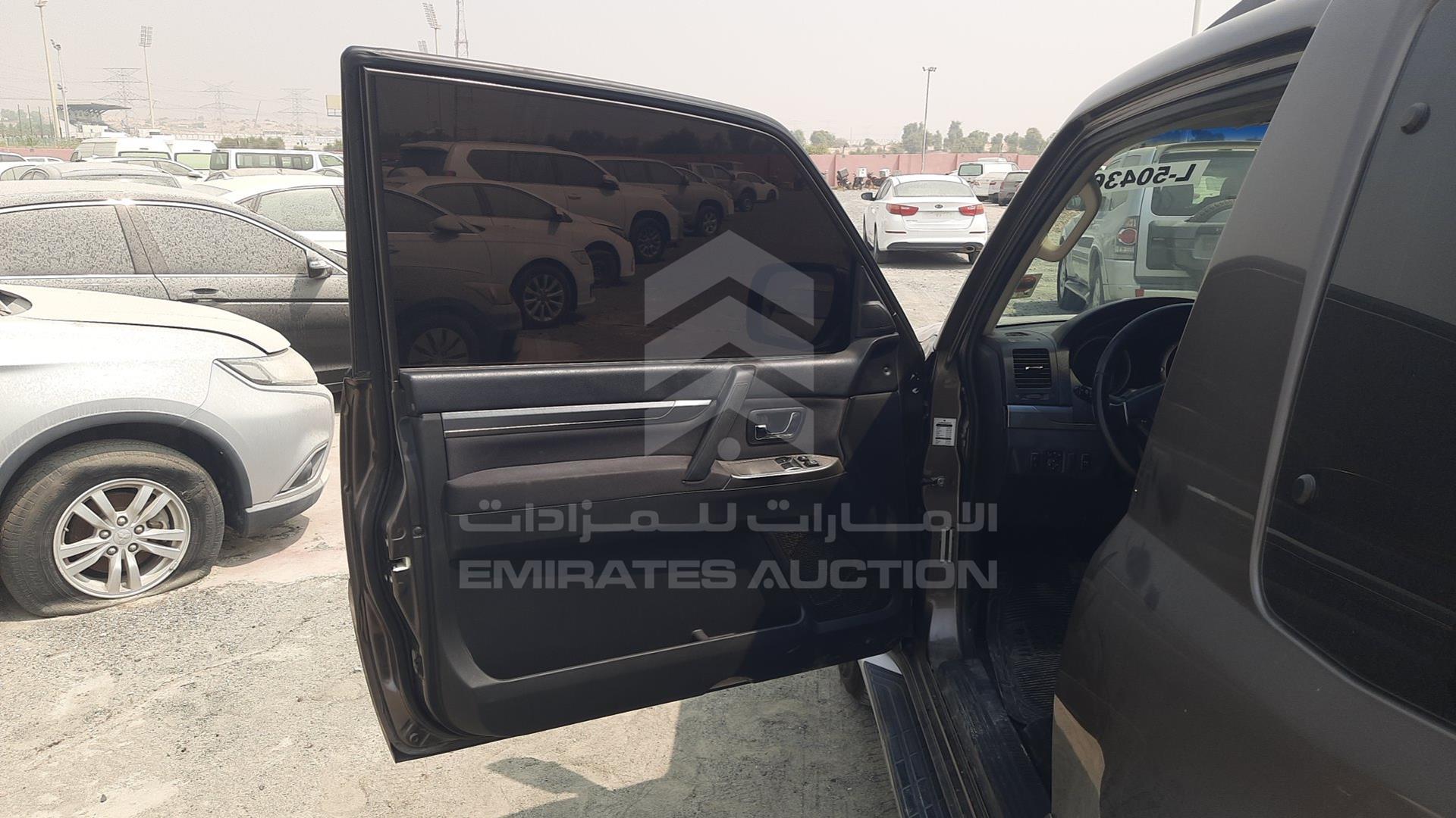 2016 MITSUBISHI PAJERO VIN: JMYMRV85WGJ725010