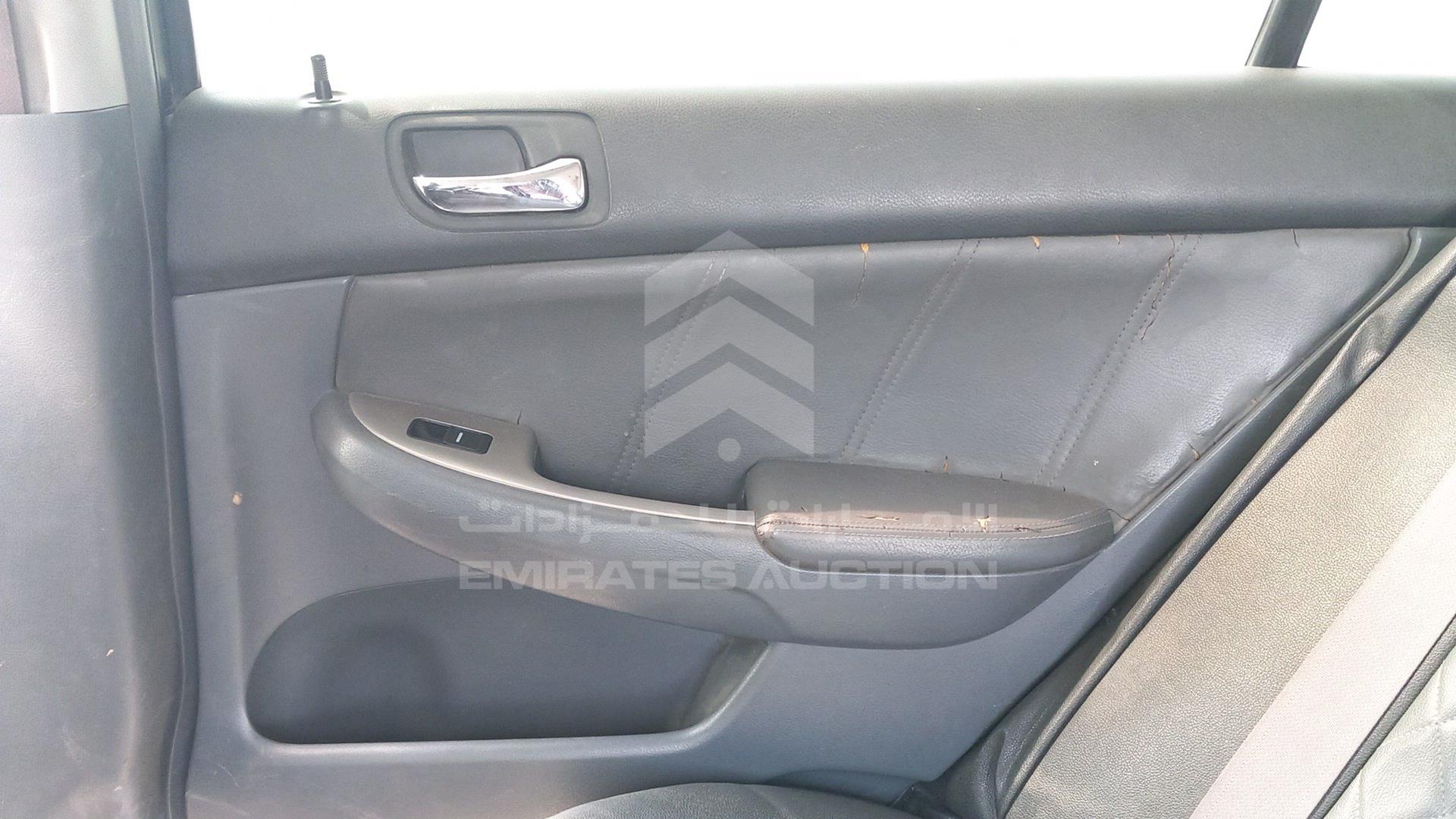 2004 HONDA ACCORD VIN: JHMCM56734C400916