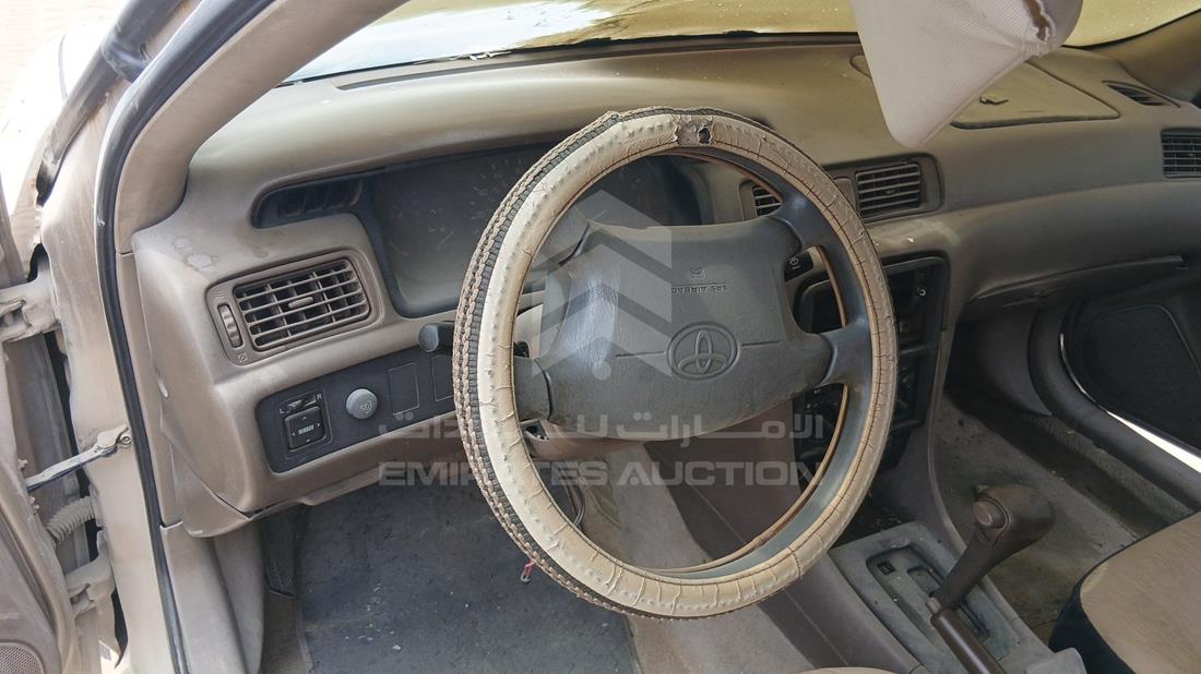 1999 Toyota Camry — Steering & Mounted Controls — Photo 13