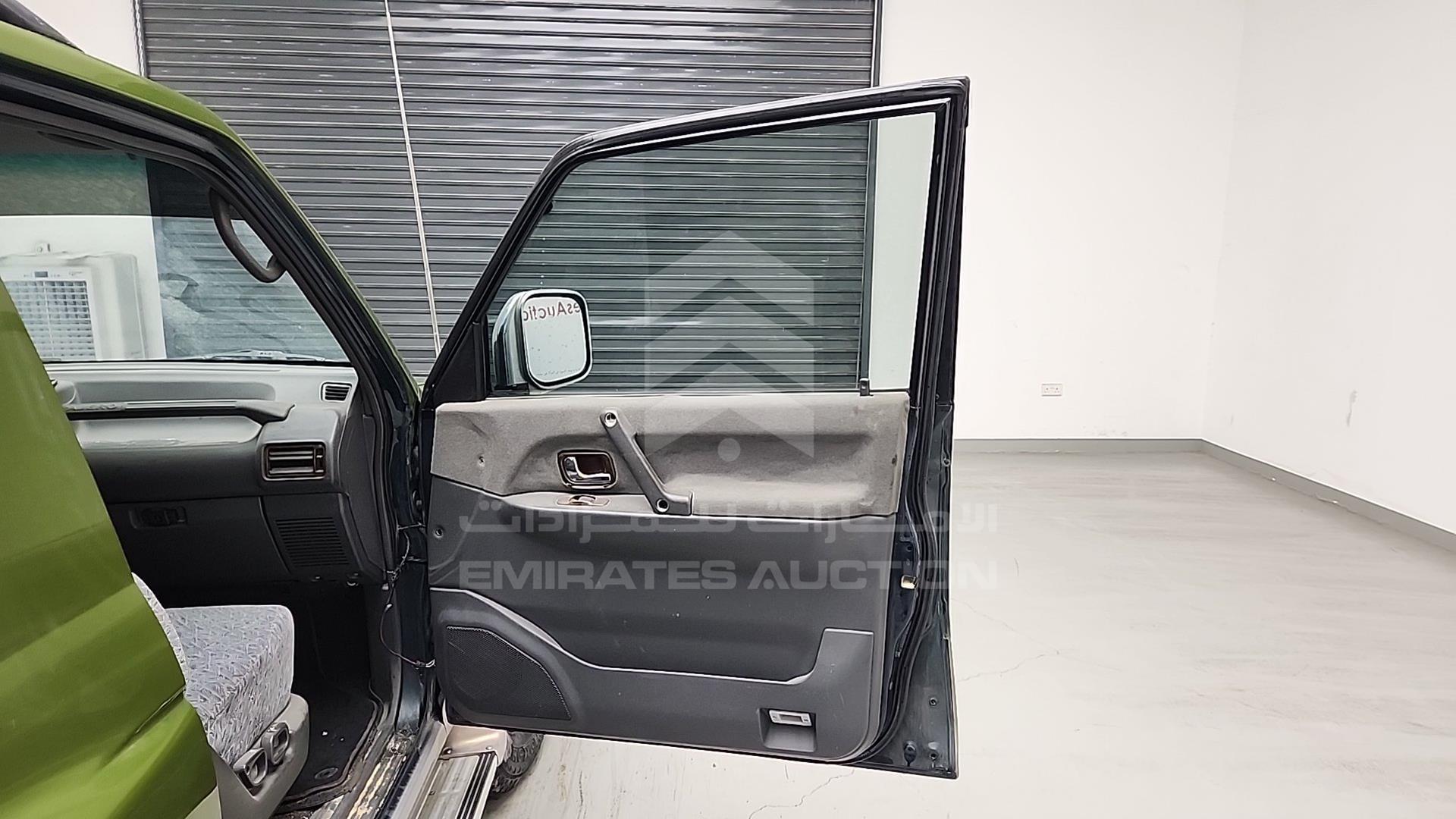 2000 MITSUBISHI PAJERO VIN: JMY0RV230YJ703802