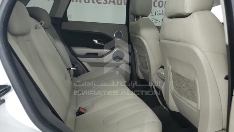SALVA2BG4FH967657 Auction: EmiratesAuction Lot: 405169 SALVA2BG4FH967657 Range Rover Evoque 2015 WHITE Photo 21