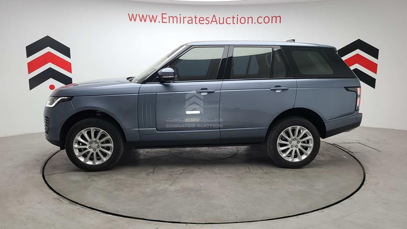 SALGA2BV6JA380966 Auction: EmiratesAuction Lot: 405807 SALGA2BV6JA380966 Range Rover Vogue SE 2018 BLUE Photo 46