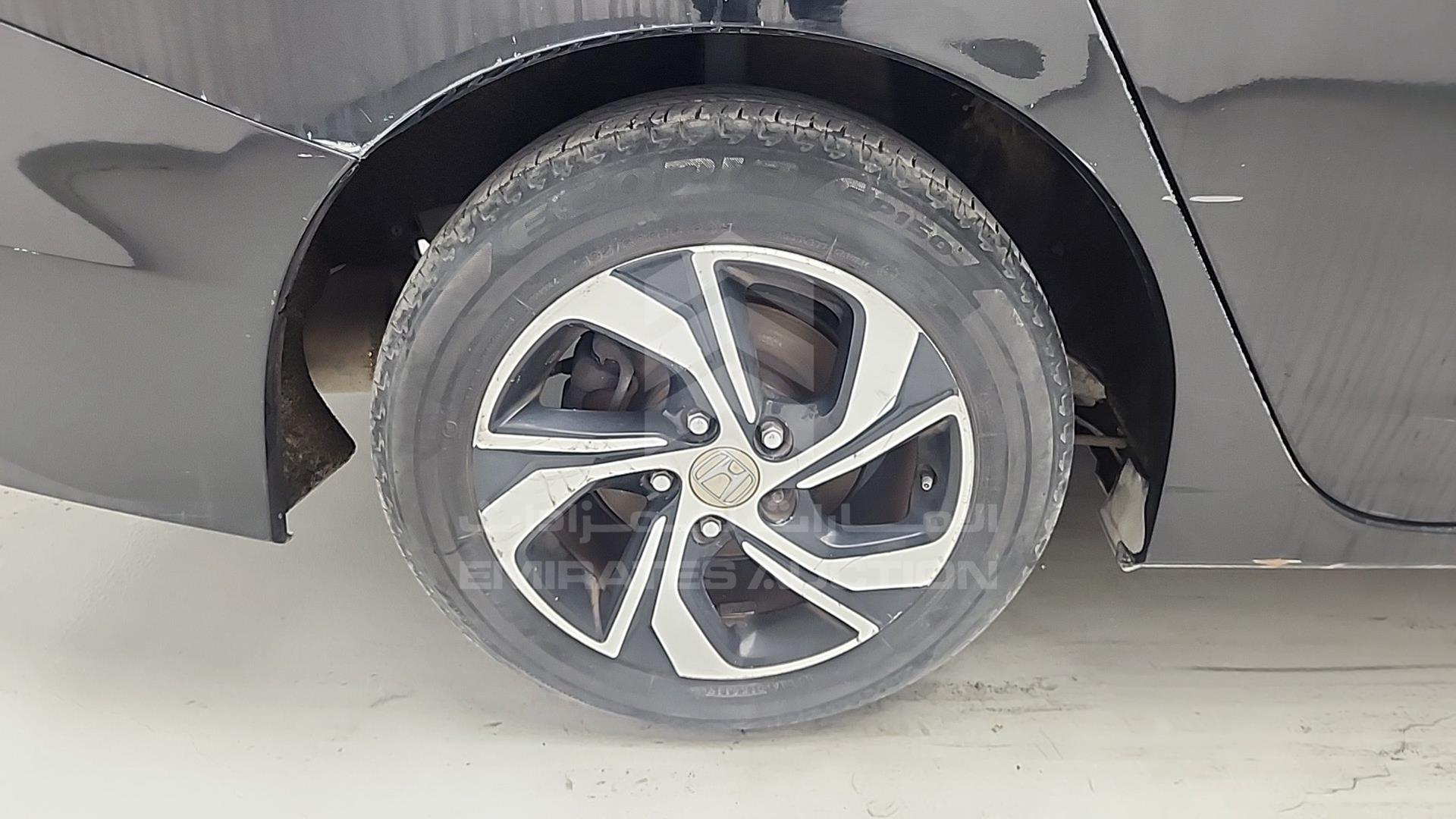 2017 HONDA ACCORD VIN: 1HGCR2F39HA102131