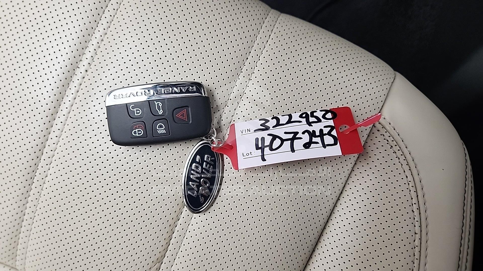 2017 RANGE ROVER VOGUE VIN: SALGA2FE3HA322950