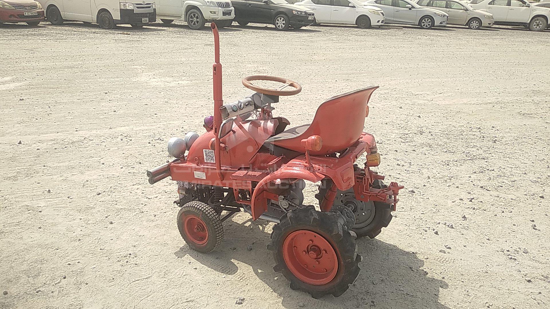 0 TRACTOR --- VIN: 2FMDK4KC4CBA27842