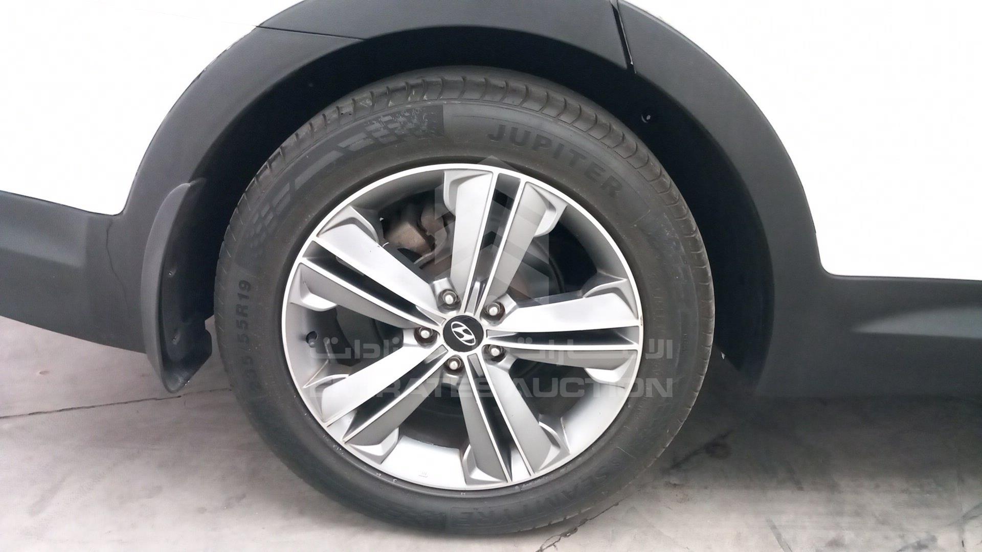 2016 HYUNDAI SANTA FE VIN: KMHSN81EXGU114119