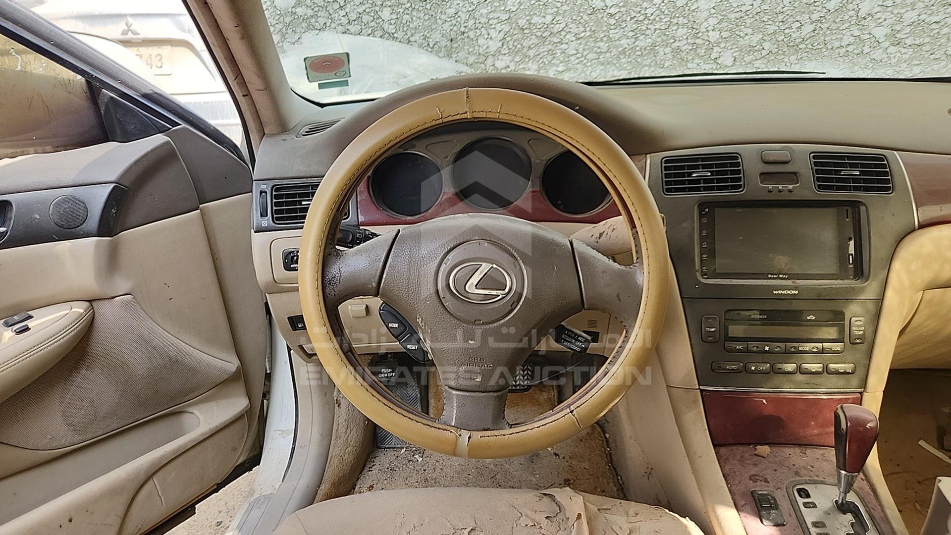 2002 LEXUS ES 300 VIN: JTHBF30G820060499