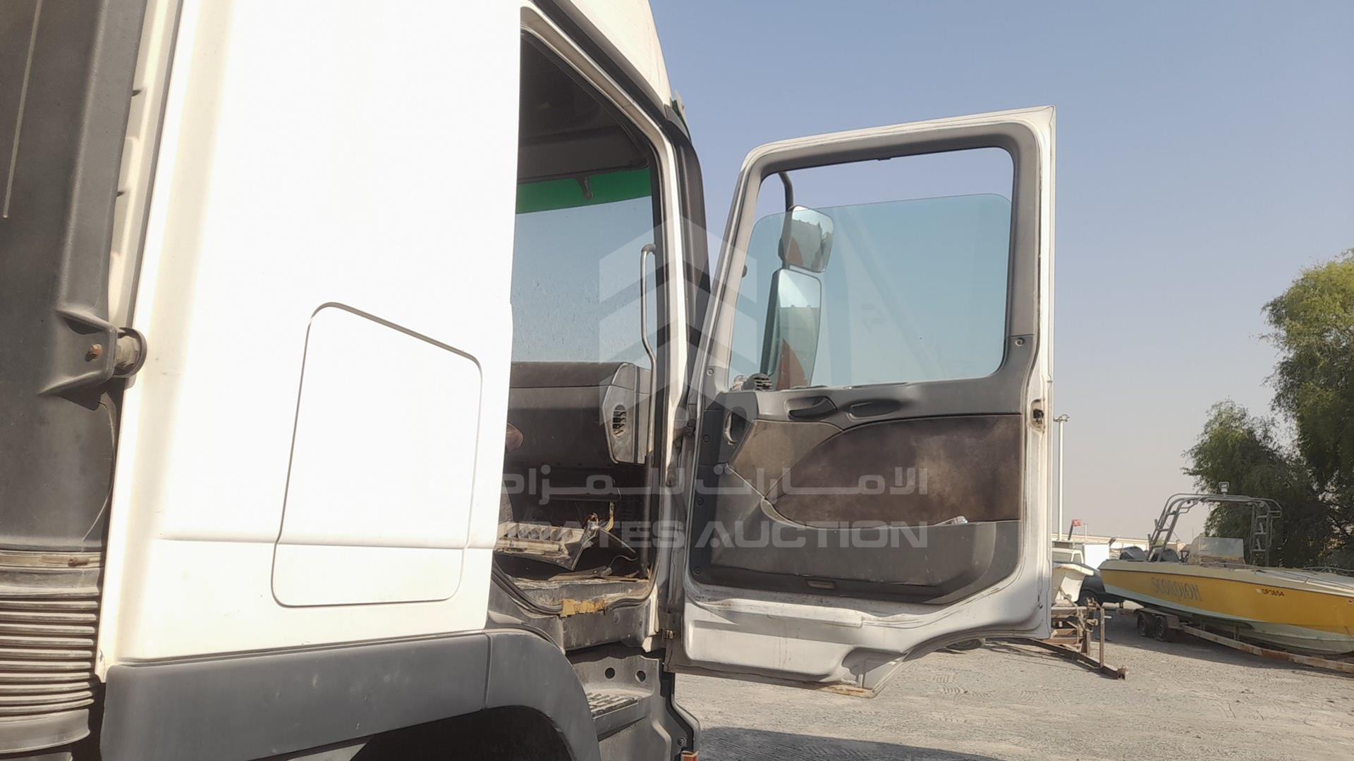 2007 MERCEDES ACTROS VIN: WDAKHCAA57L185815
